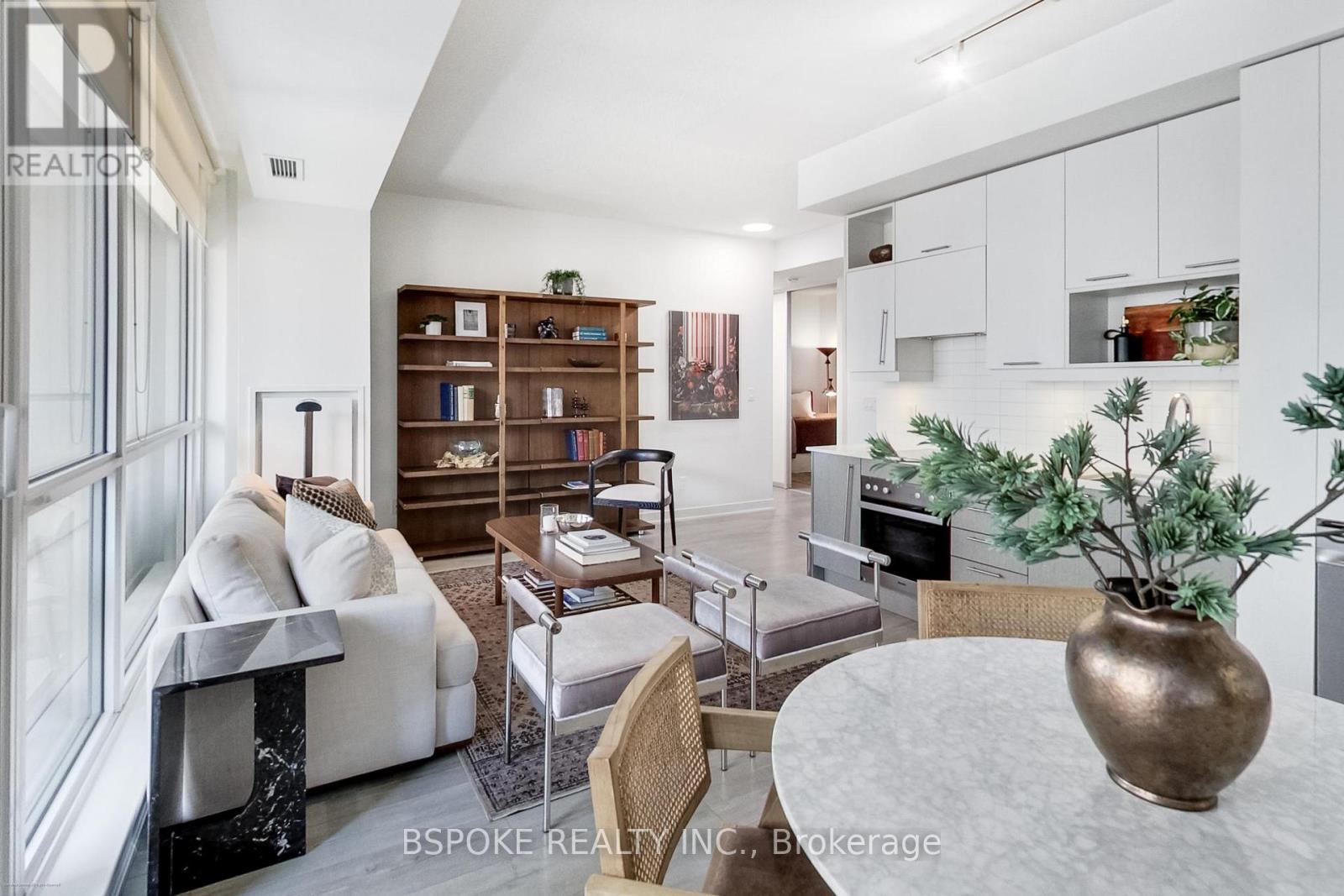 Photo 2 of 518 199 Richmond Street W, Toronto ON