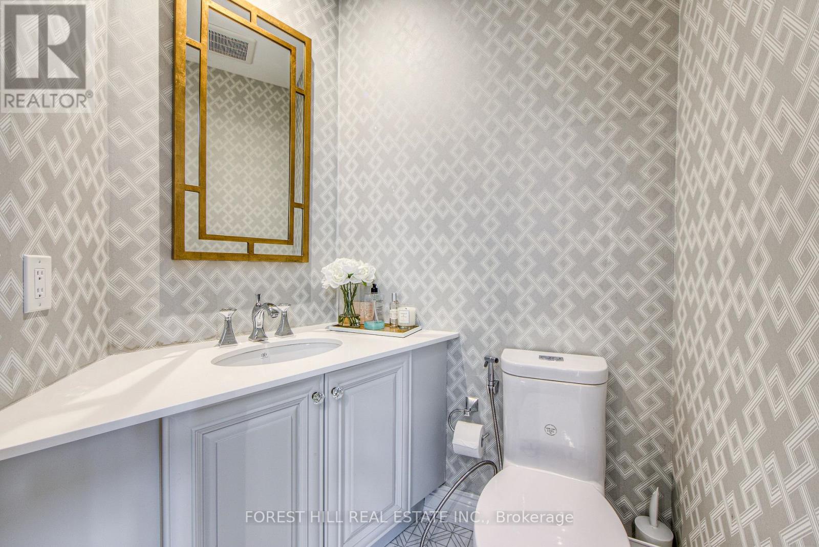 Photo 29 of 13 260 Russell Hill Road, Toronto ON