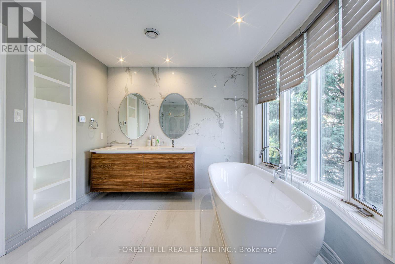 Photo 23 of 13 260 Russell Hill Road, Toronto ON