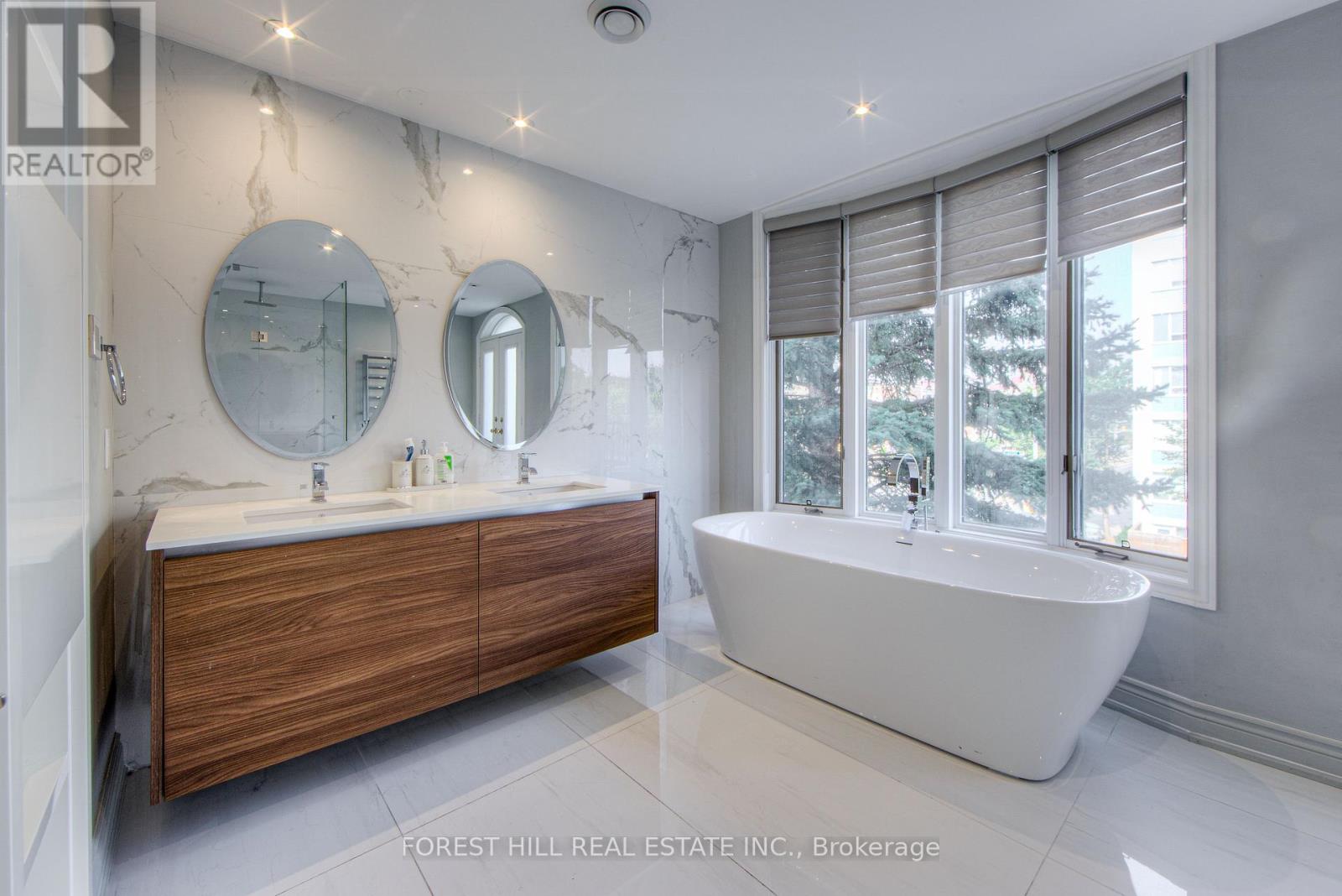 Photo 31 of 13 260 Russell Hill Road, Toronto ON