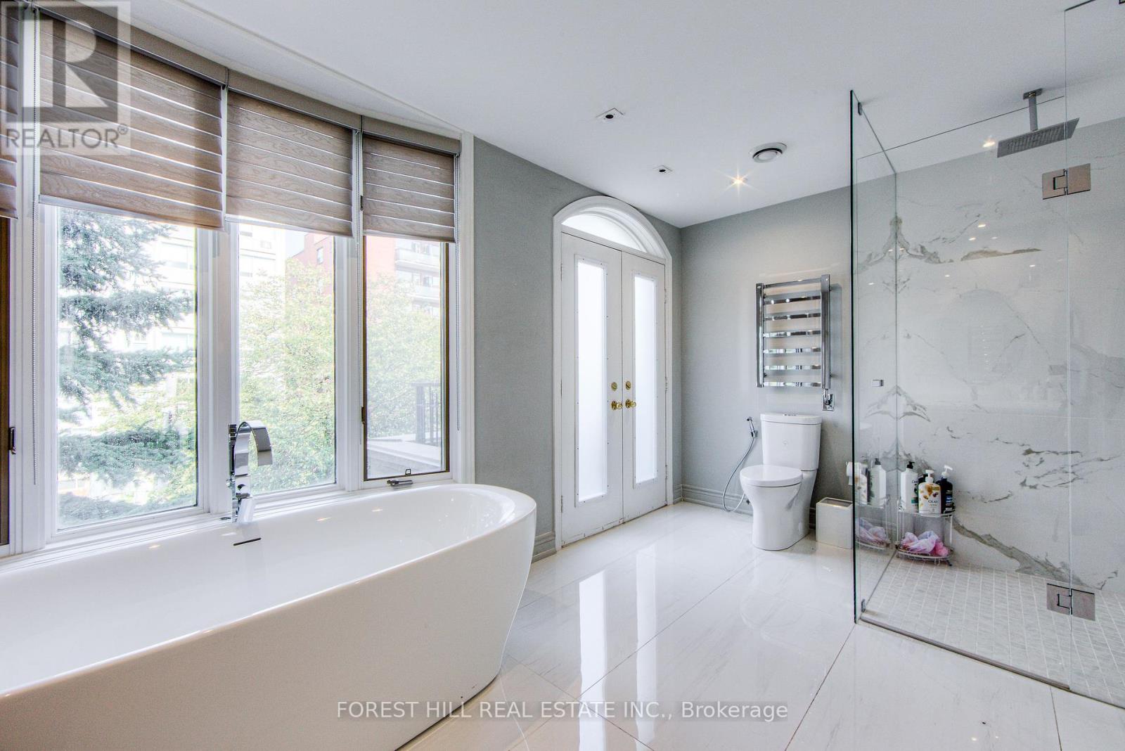 Photo 1 of 13 260 Russell Hill Road, Toronto ON