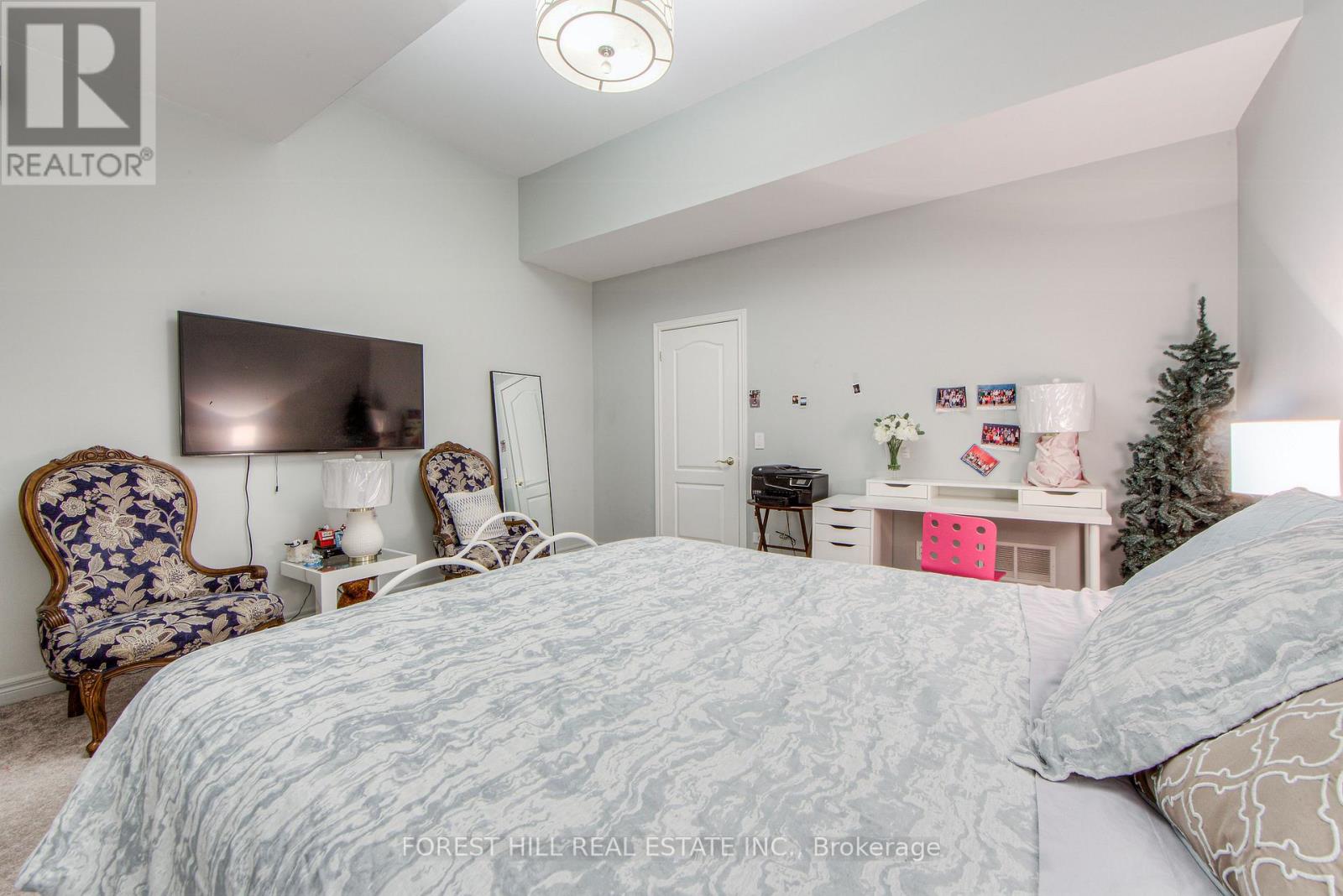 Photo 42 of 13 260 Russell Hill Road, Toronto ON