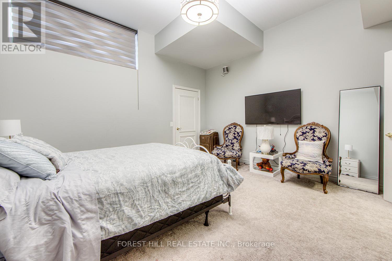 Photo 18 of 13 260 Russell Hill Road, Toronto ON
