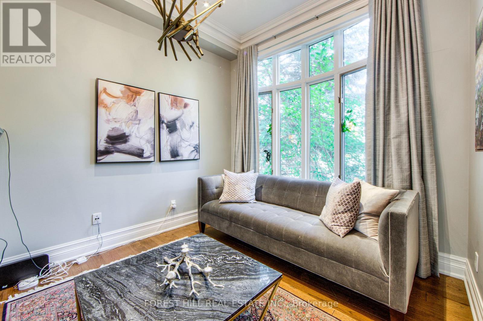 Photo 8 of 13 260 Russell Hill Road, Toronto ON
