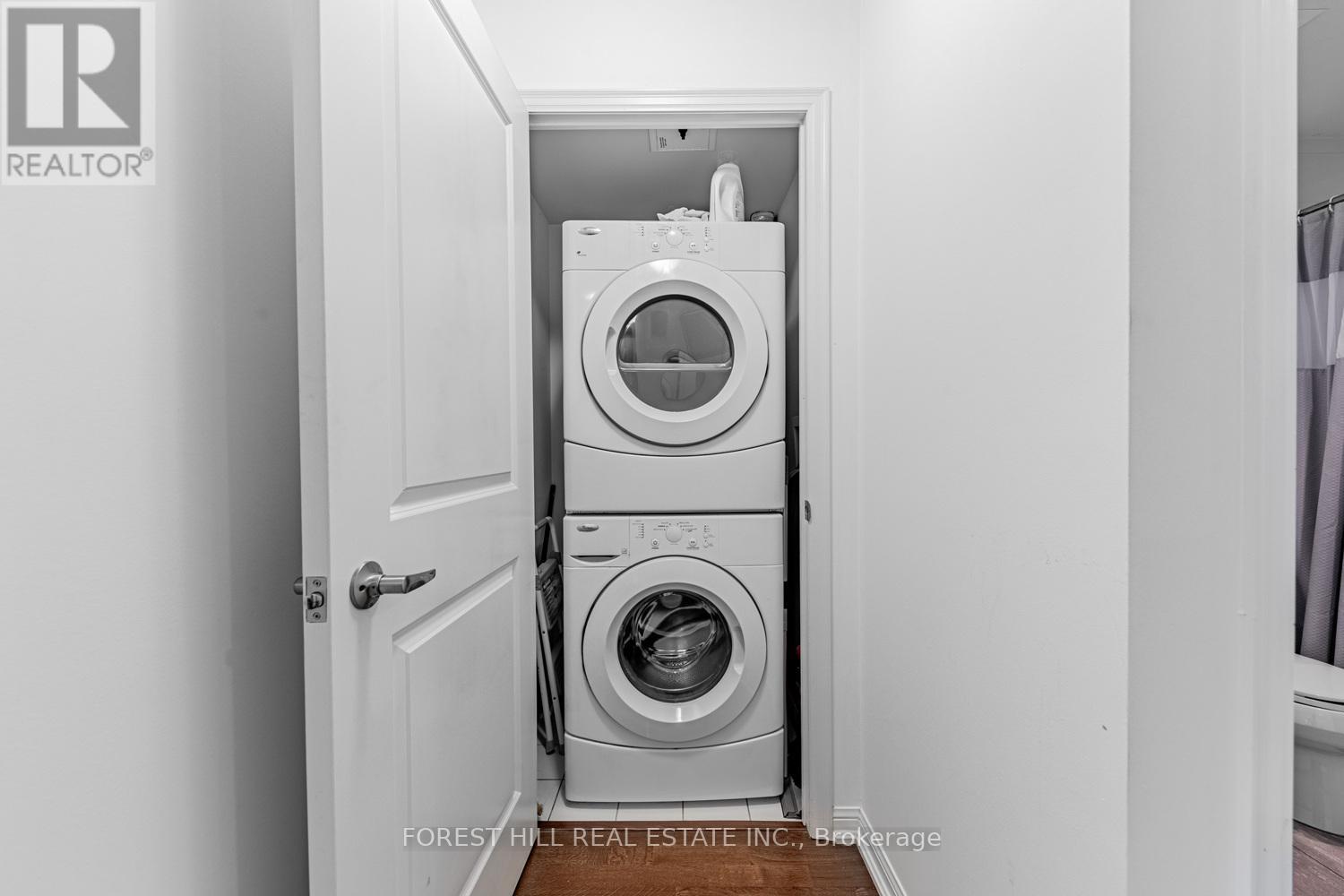 Photo 6 of 816 21 Grand Magazine Street, Toronto ON