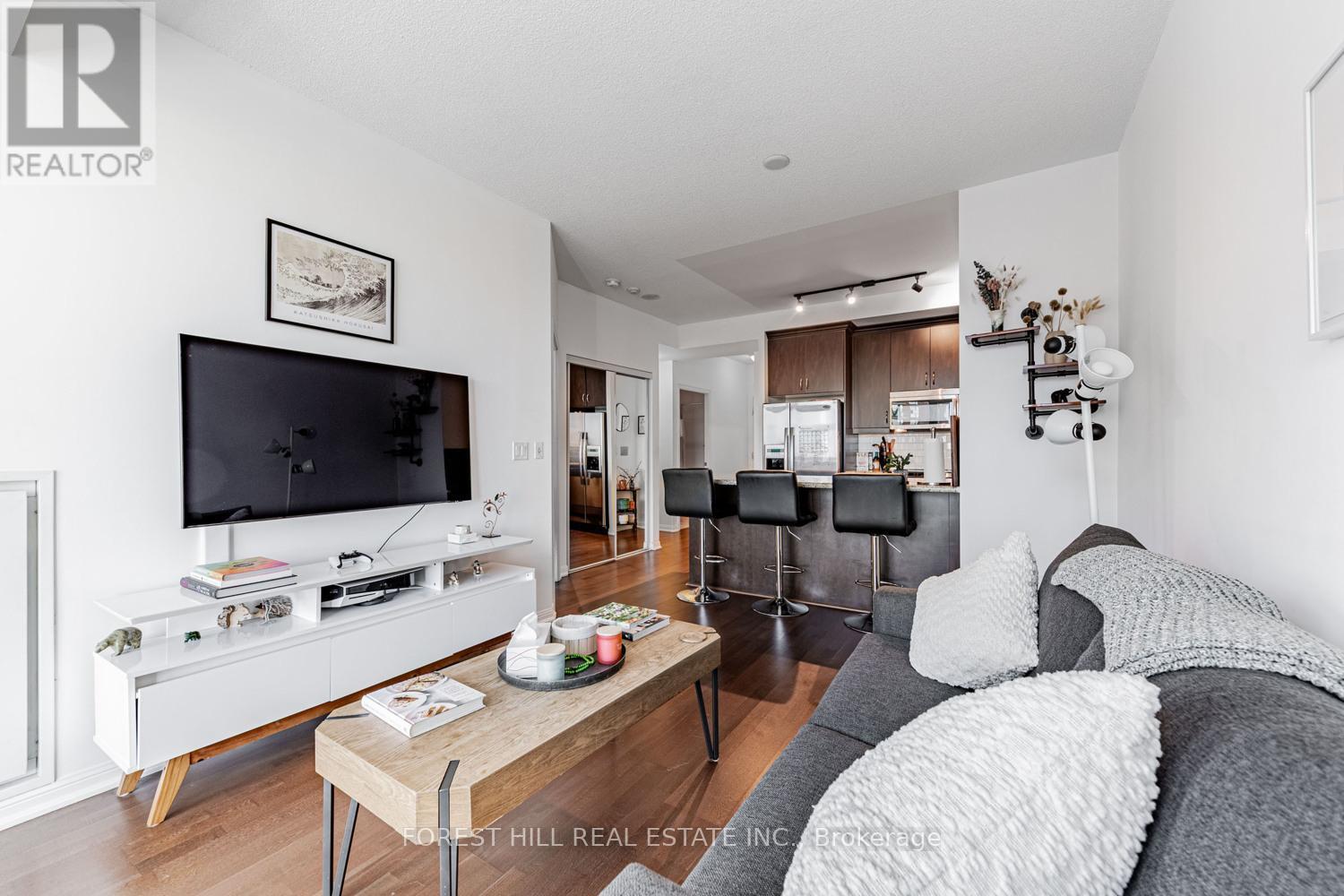 Photo 5 of 816 21 Grand Magazine Street, Toronto ON