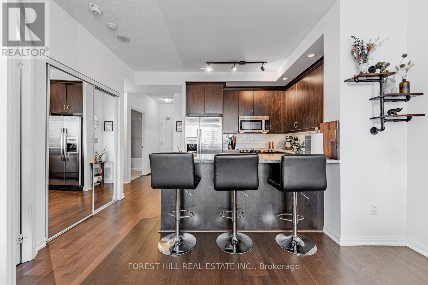 Photo 19 of 816 21 Grand Magazine Street, Toronto ON