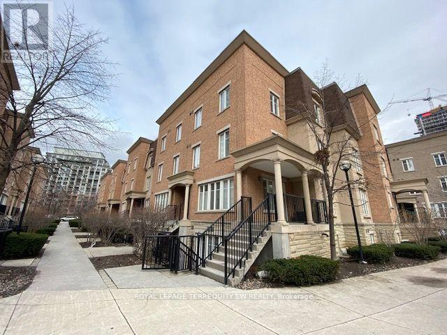 Photo 1 of 823 46 Western Battery Road, Toronto ON
