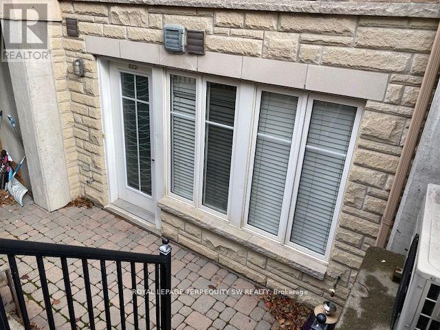 Photo 10 of 823 46 Western Battery Road, Toronto ON