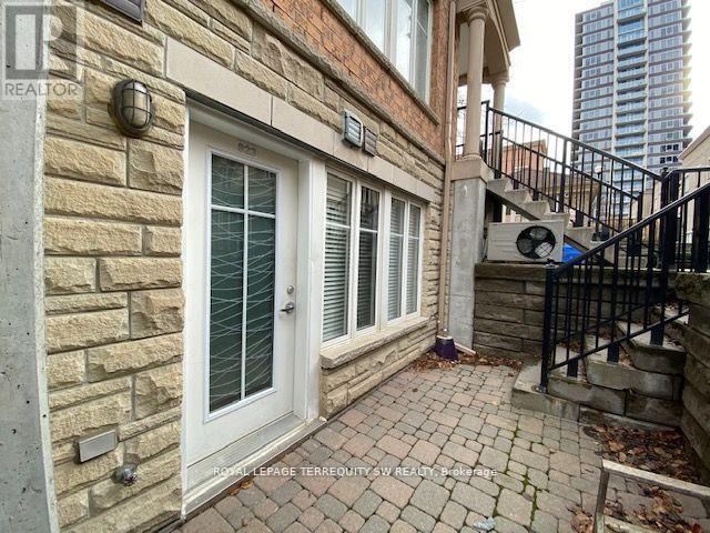 Photo 11 of 823 46 Western Battery Road, Toronto ON