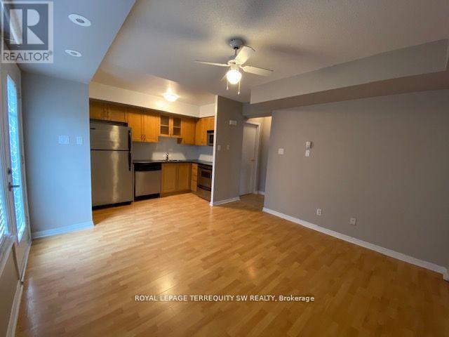 Photo 5 of 823 46 Western Battery Road, Toronto ON