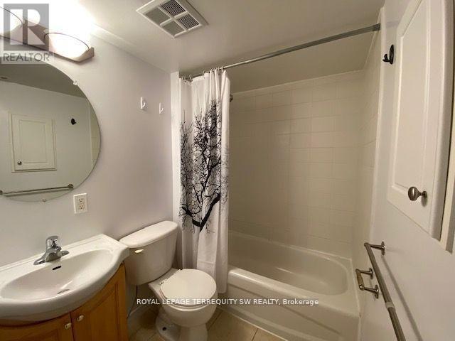 Photo 9 of 823 46 Western Battery Road, Toronto ON