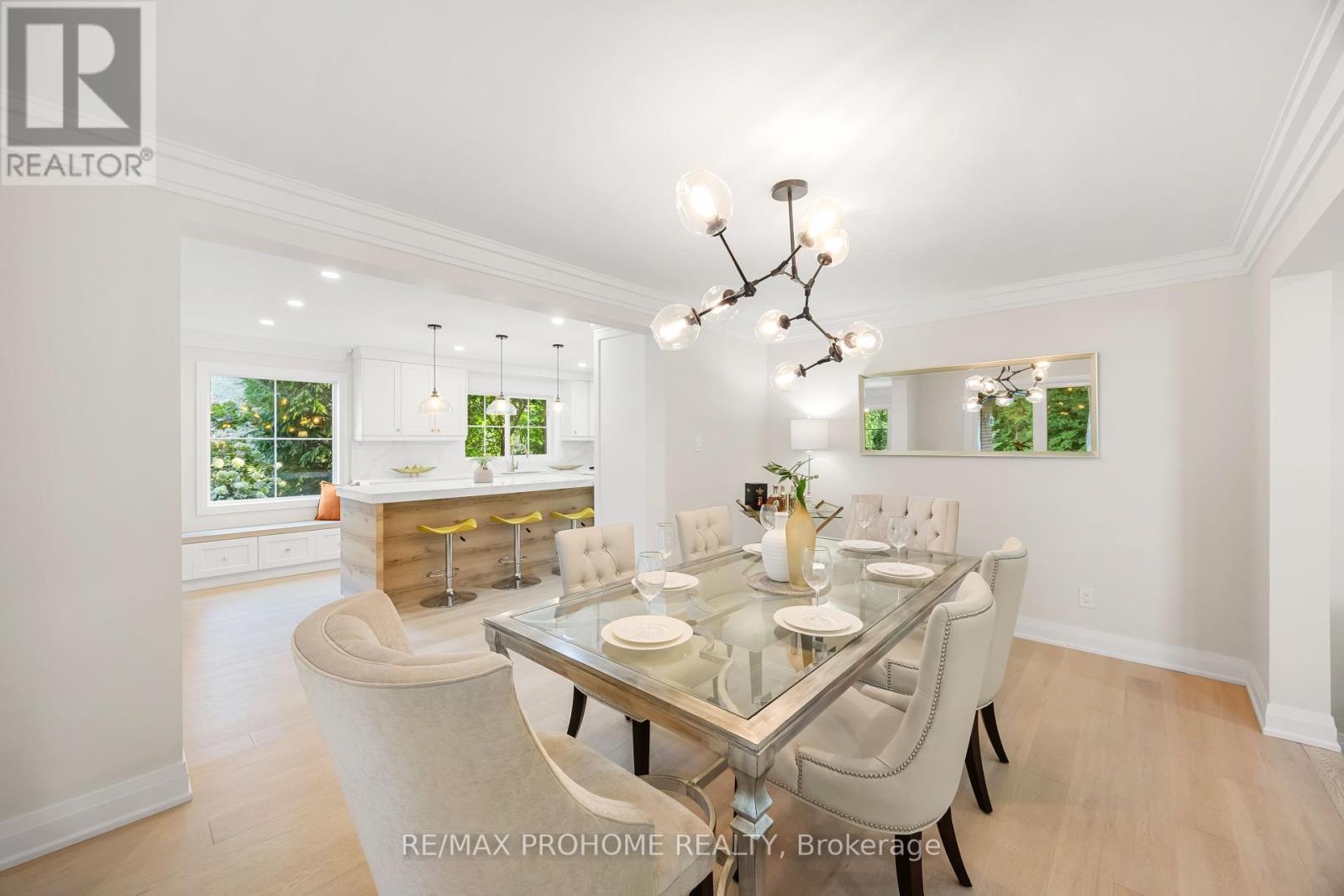 Photo 12 of 22 Fernside Court, Toronto ON