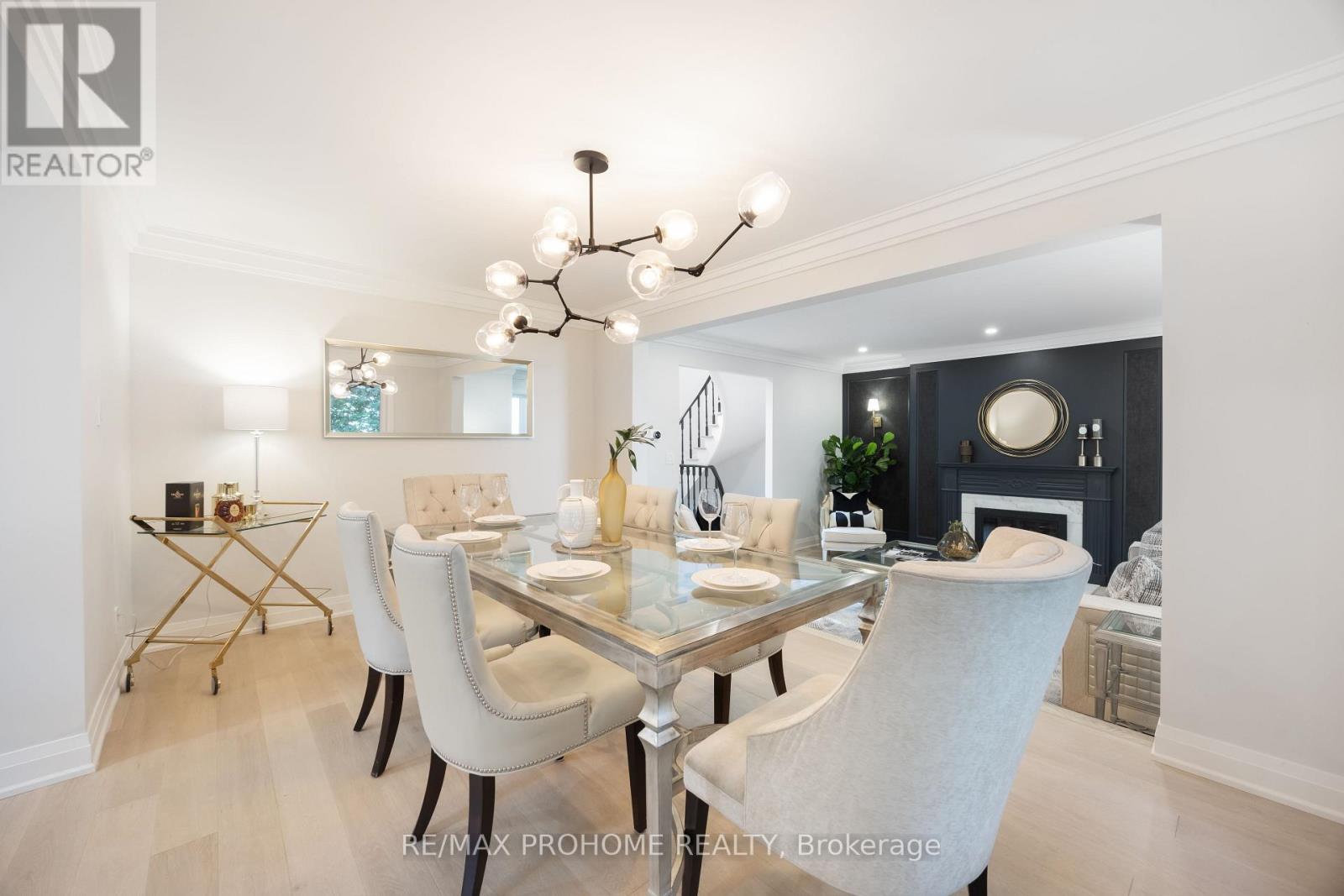 Photo 13 of 22 Fernside Court, Toronto ON