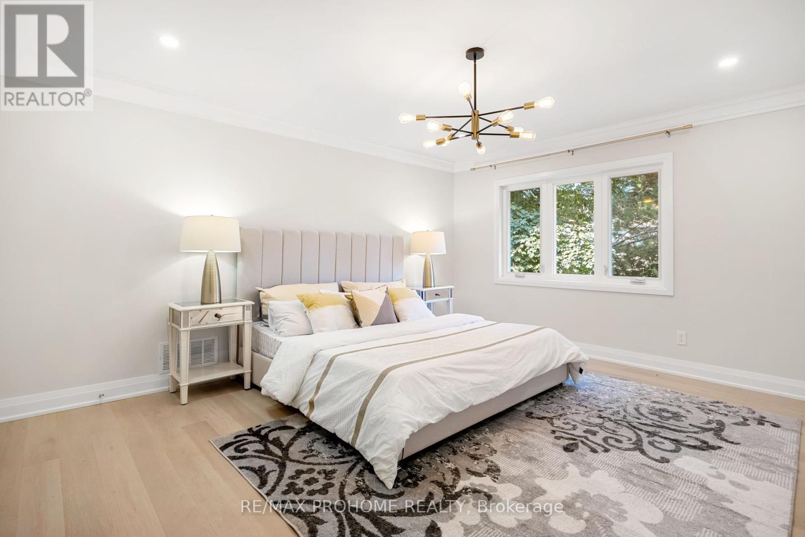 Photo 19 of 22 Fernside Court, Toronto ON