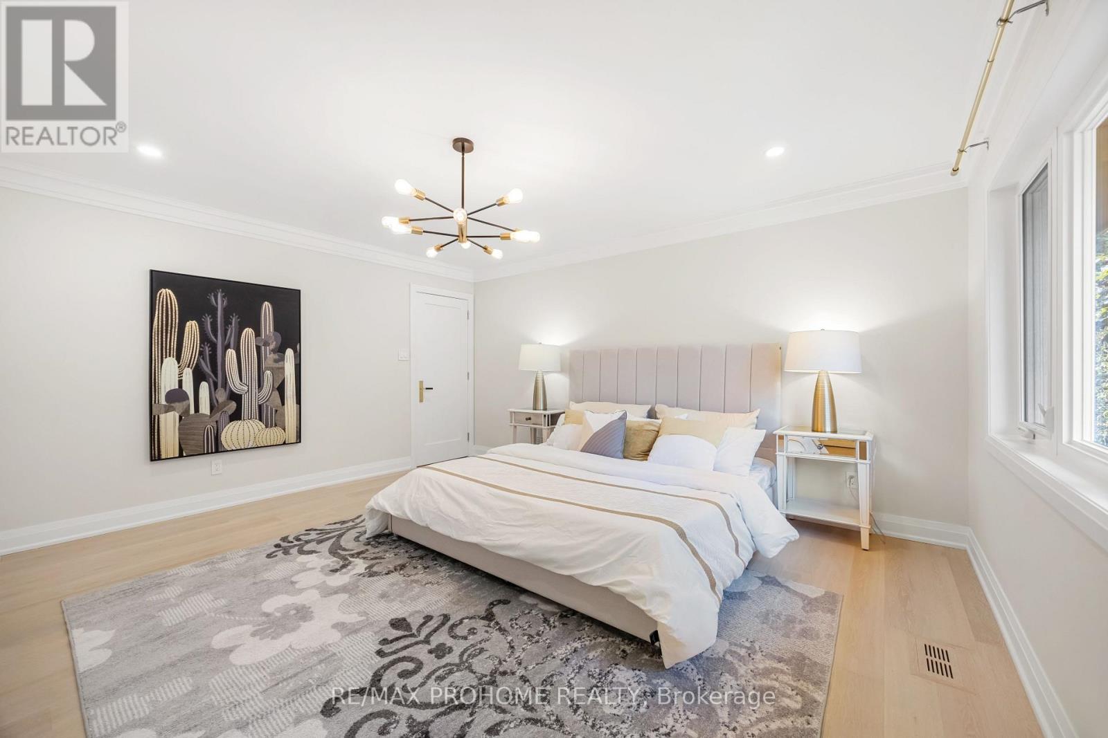 Photo 21 of 22 Fernside Court, Toronto ON