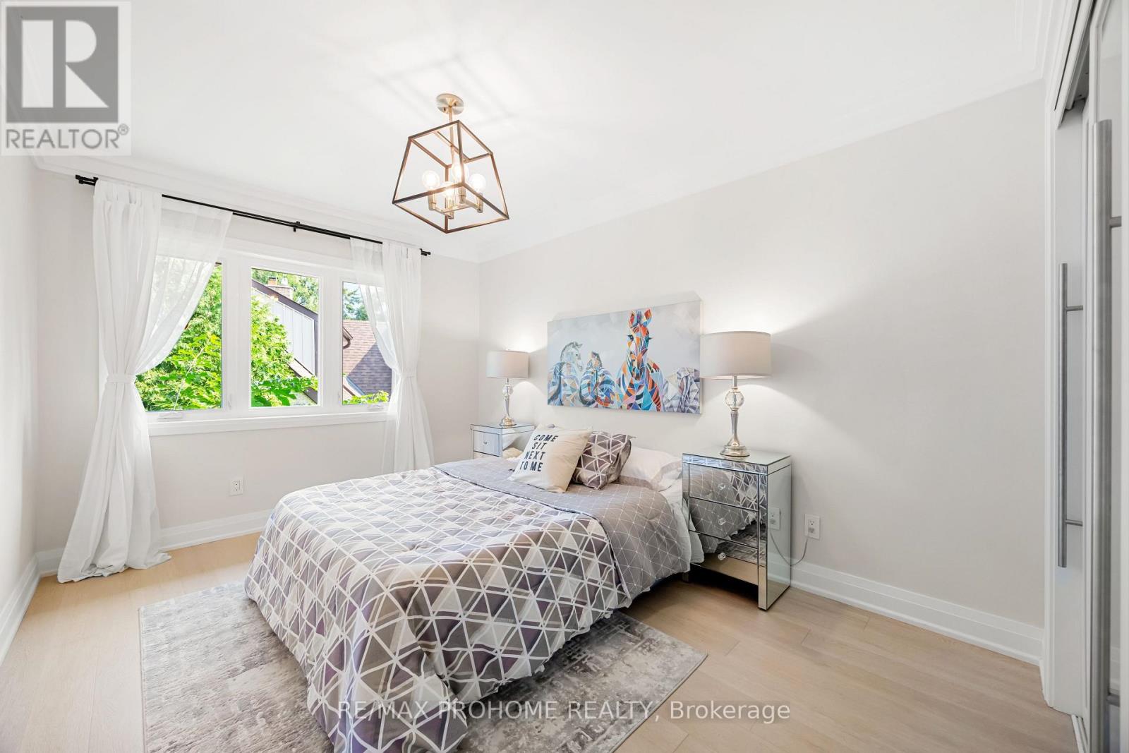 Photo 31 of 22 Fernside Court, Toronto ON