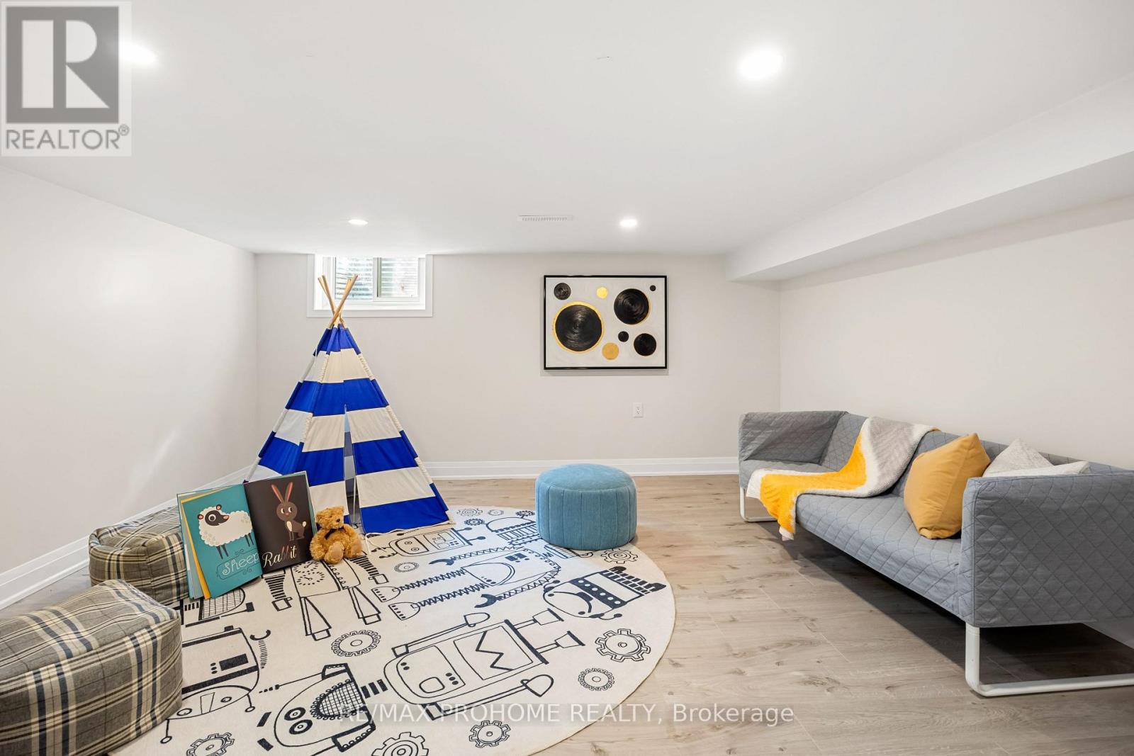 Photo 33 of 22 Fernside Court, Toronto ON