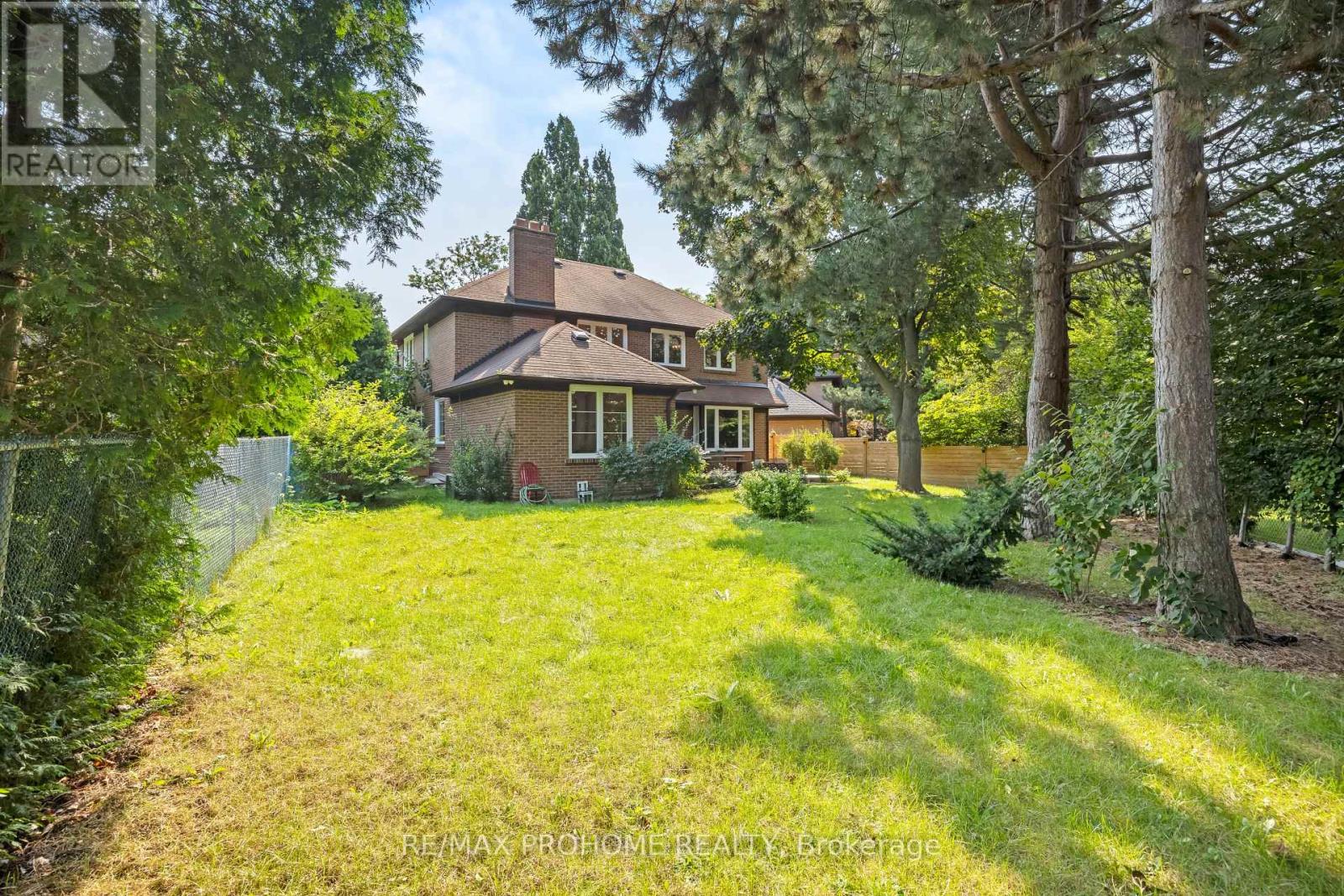 Photo 37 of 22 Fernside Court, Toronto ON