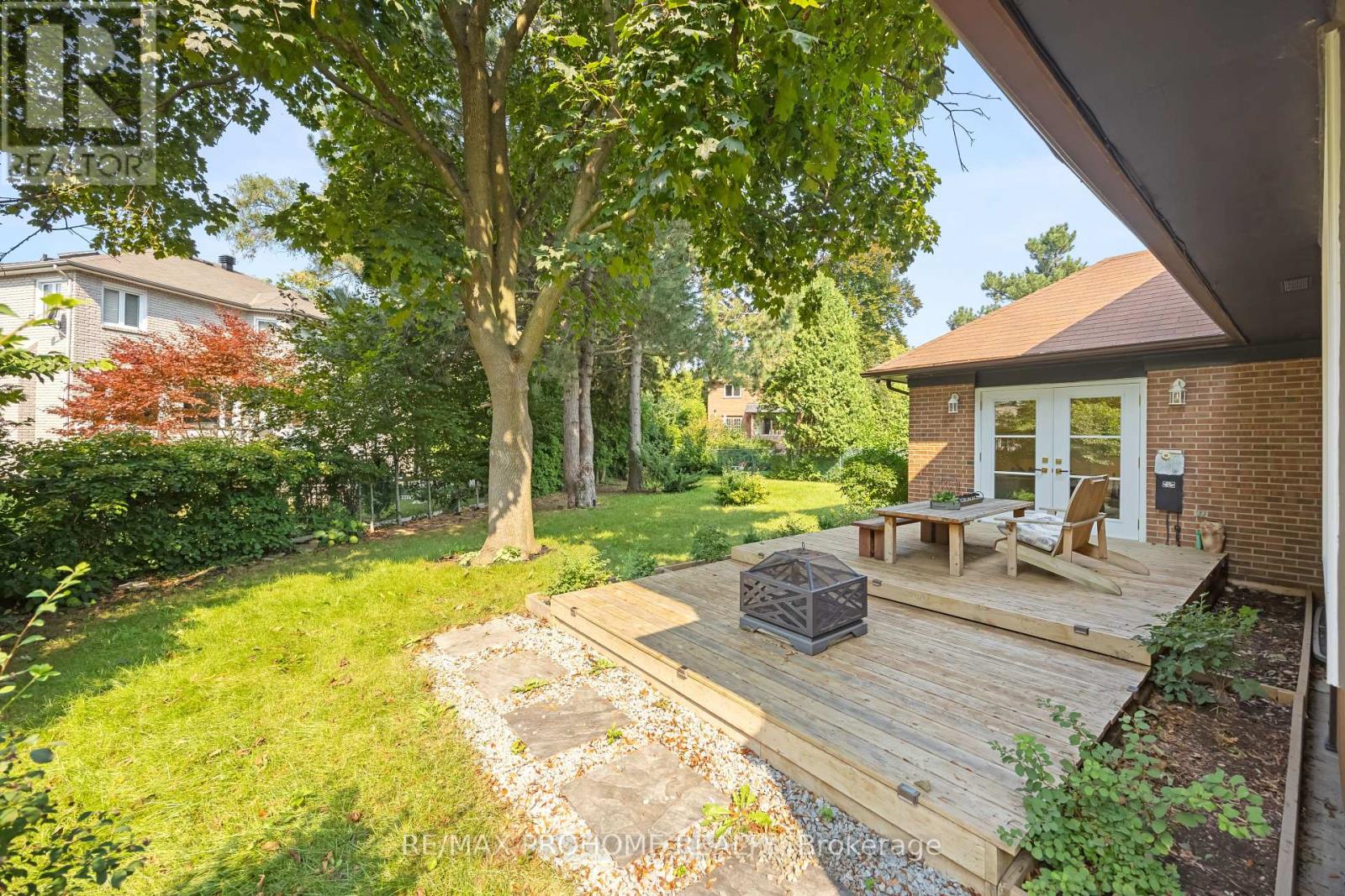 Photo 38 of 22 Fernside Court, Toronto ON