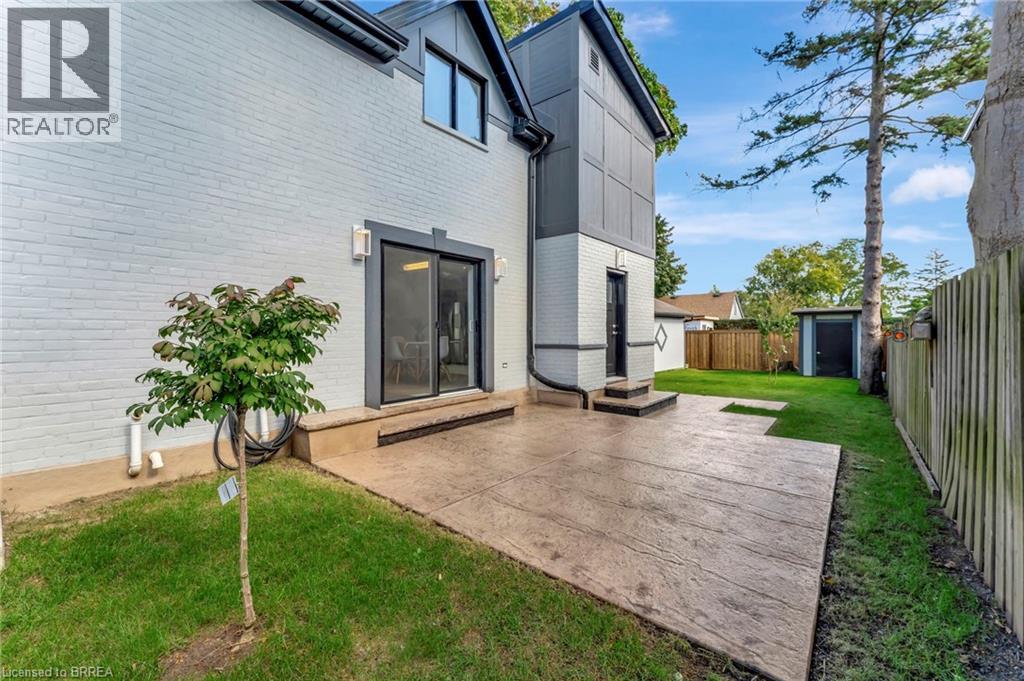 Photo 11 of 94 Superior Street, Brantford ON