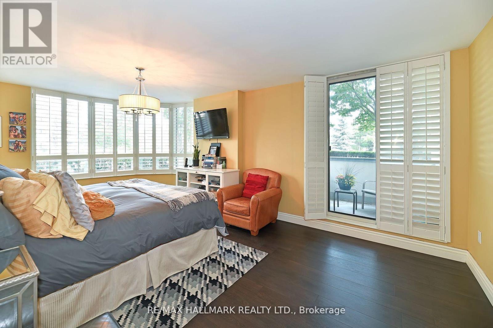 Photo 2 of 105 333 Clark Avenue, Vaughan ON