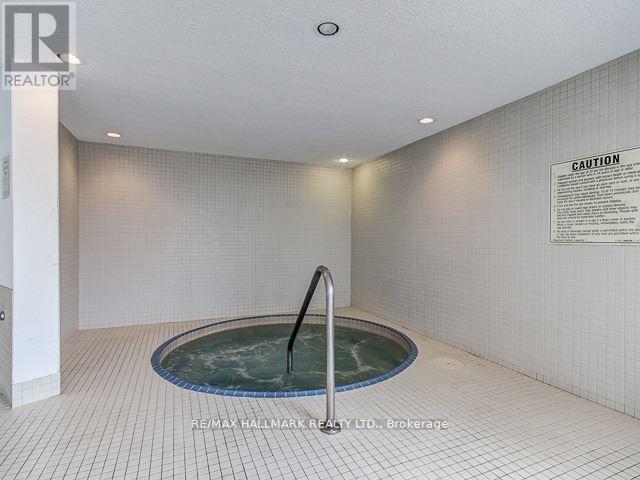 Photo 10 of 105 333 Clark Avenue, Vaughan ON