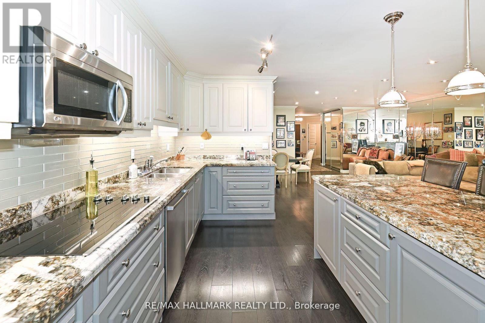 Photo 13 of 105 333 Clark Avenue, Vaughan ON