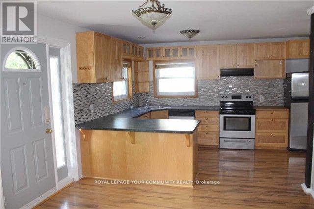 Photo 5 of 303 Kenwood Avenue, Georgina ON