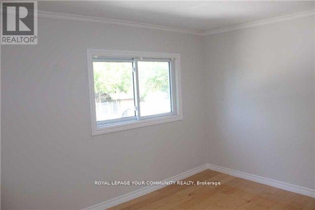 Photo 8 of 303 Kenwood Avenue, Georgina ON