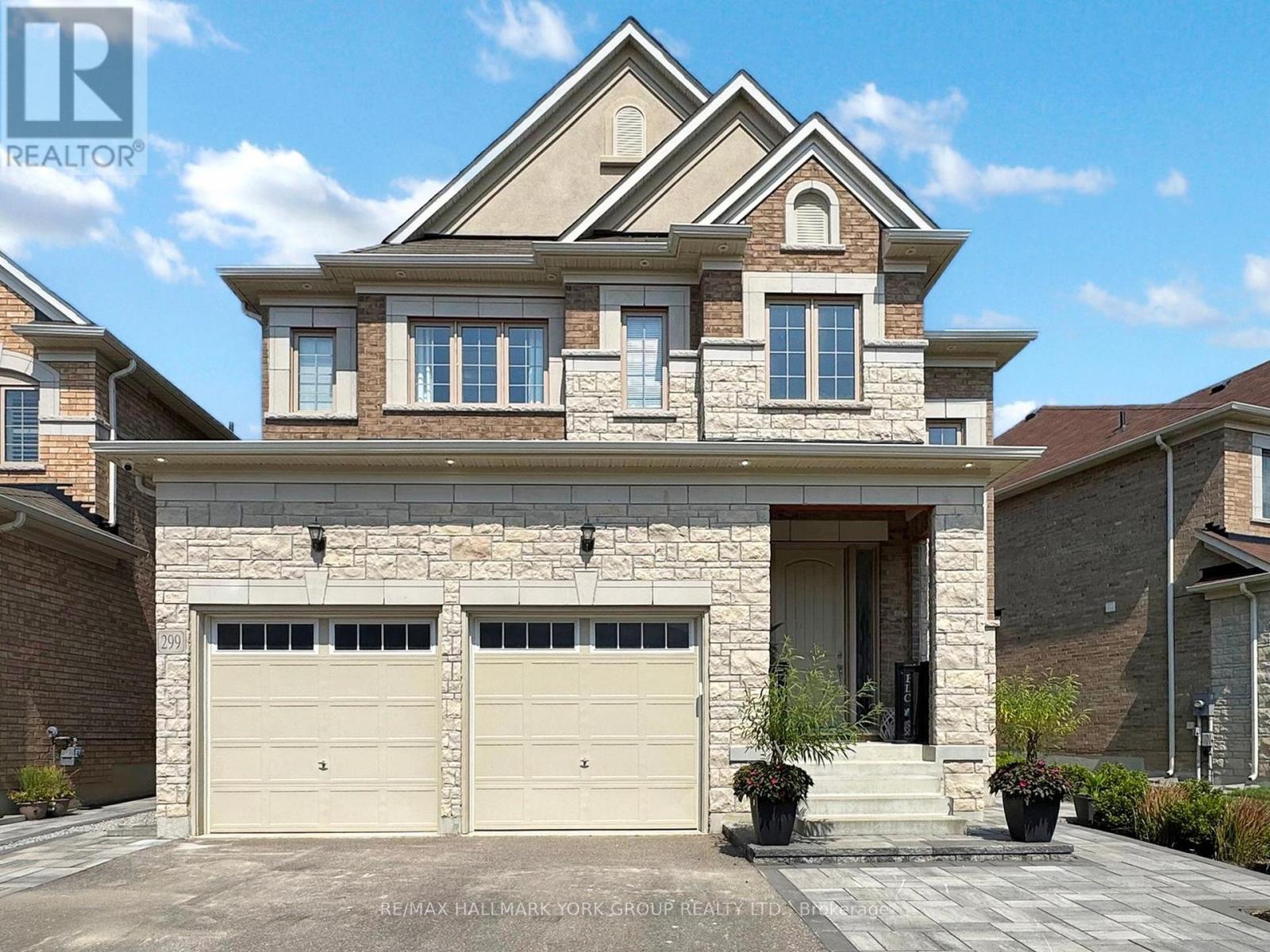 Photo 8 of 299 Mickleburgh Drive, Newmarket ON
