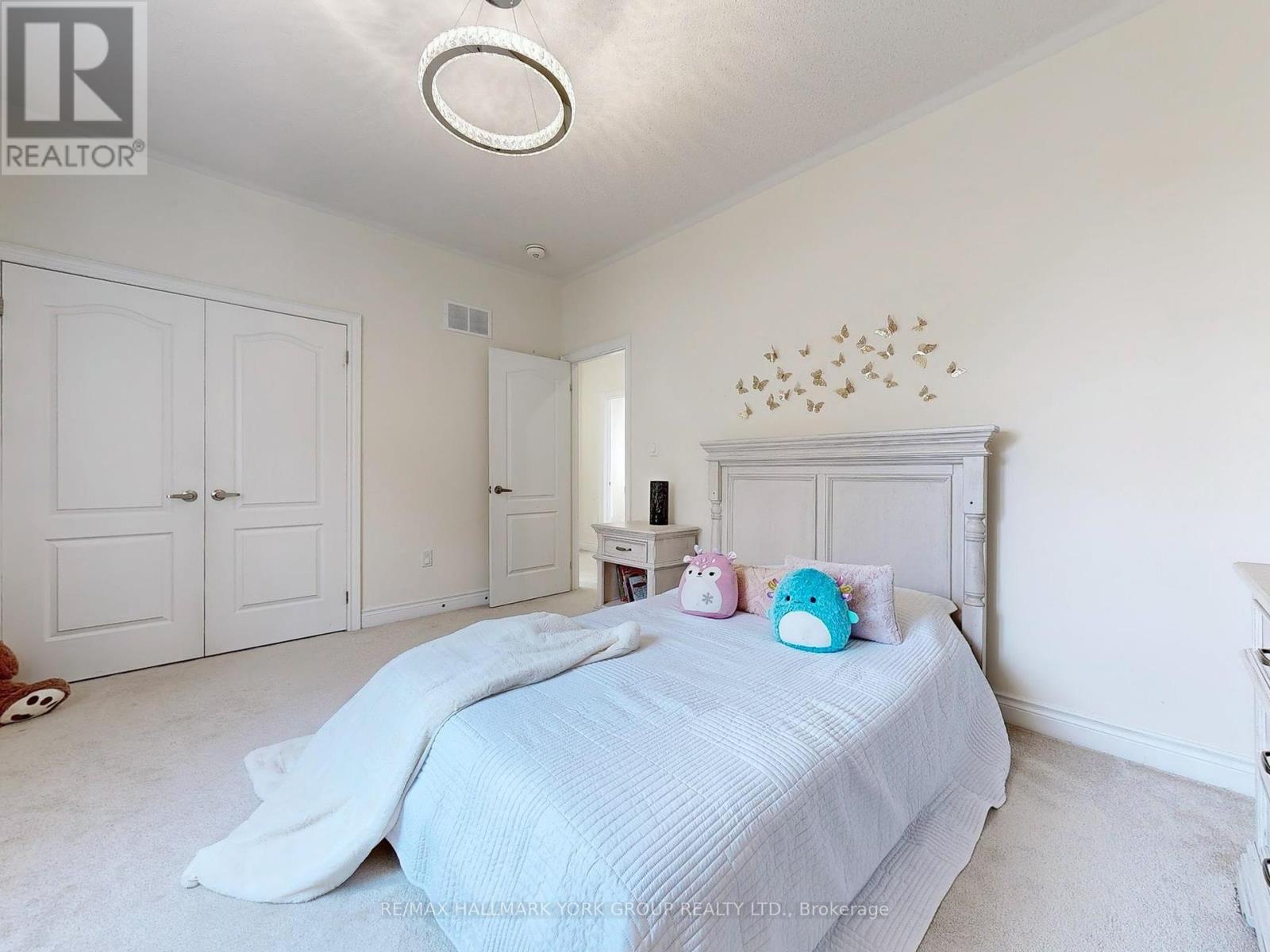 Photo 39 of 299 Mickleburgh Drive, Newmarket ON
