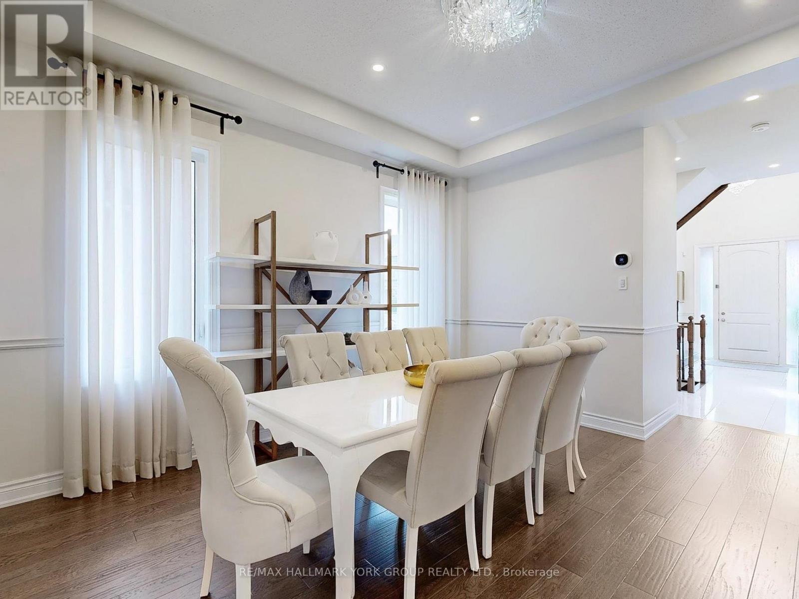 Photo 30 of 299 Mickleburgh Drive, Newmarket ON