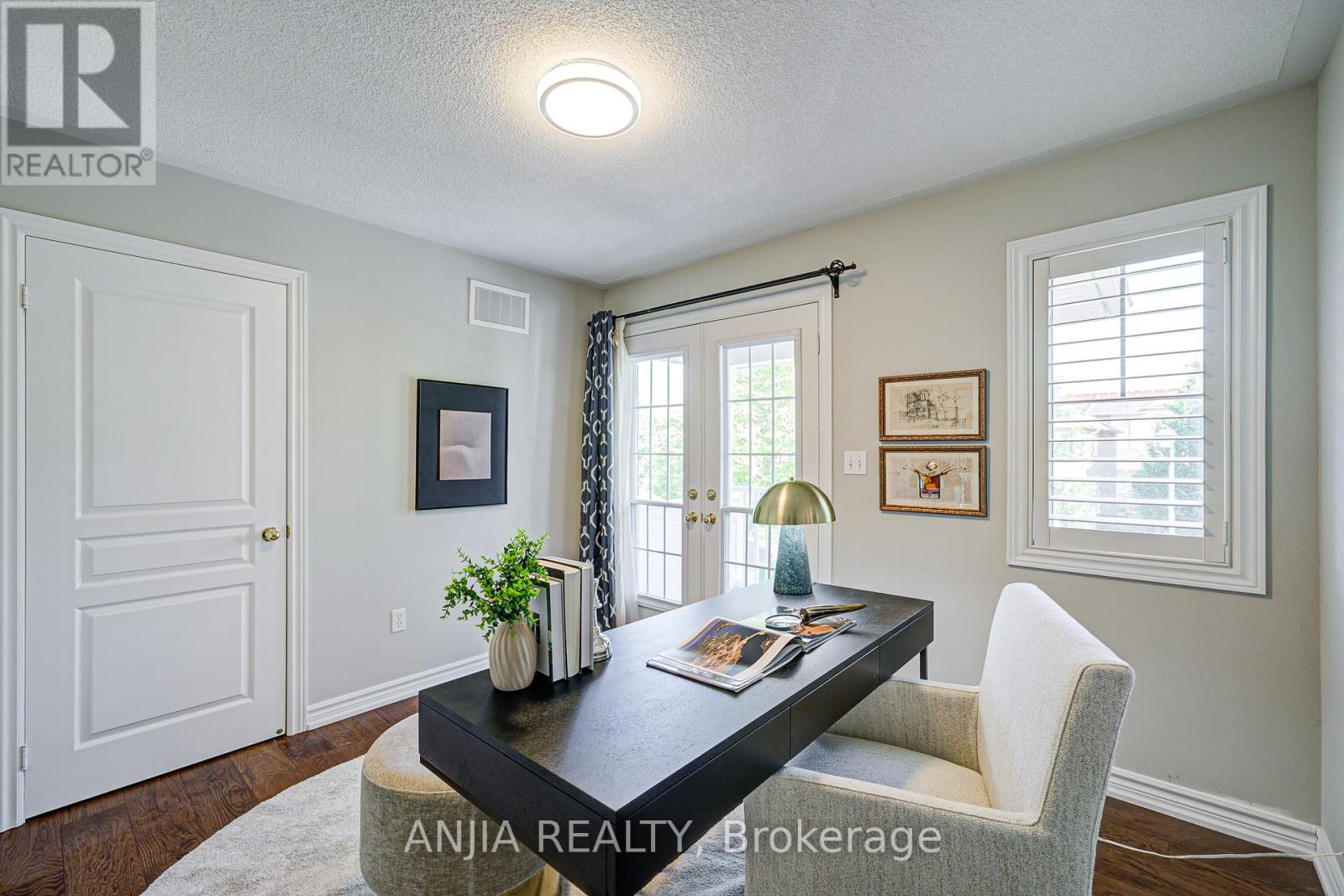 Photo 25 of 54 Rainbow Valley Crescent, Markham ON