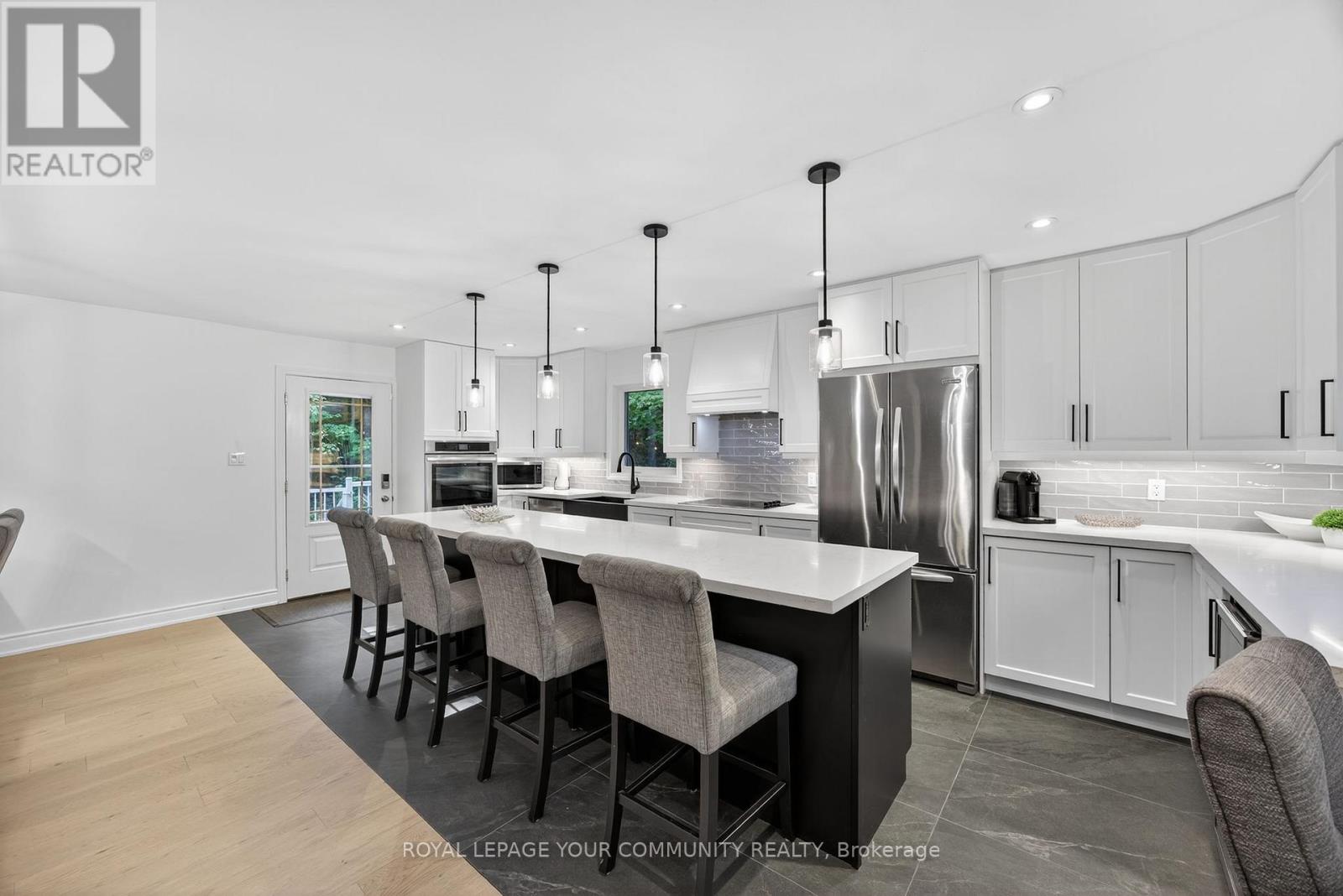 Photo 8 of 135 Huronwoods Drive, Oromedonte ON