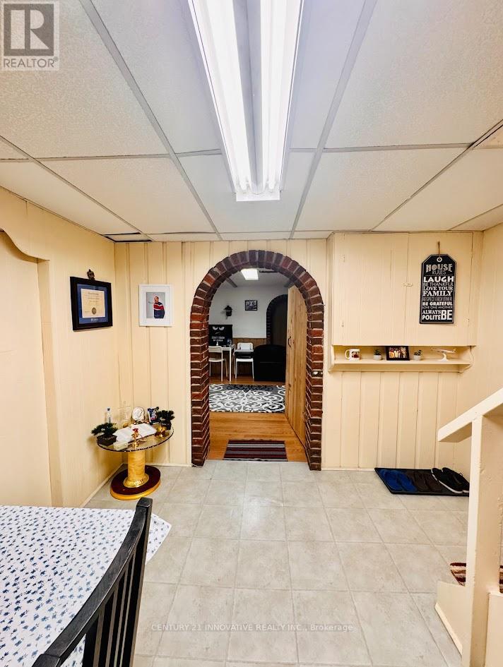 Photo 10 of 49 Slan Avenue, Toronto ON