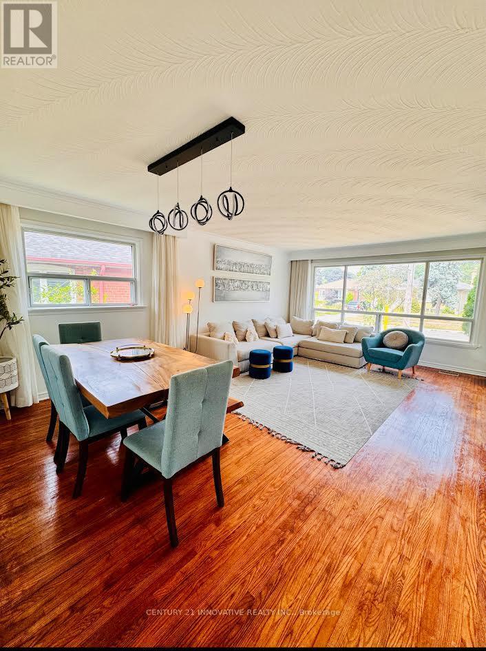 Photo 4 of 49 Slan Avenue, Toronto ON