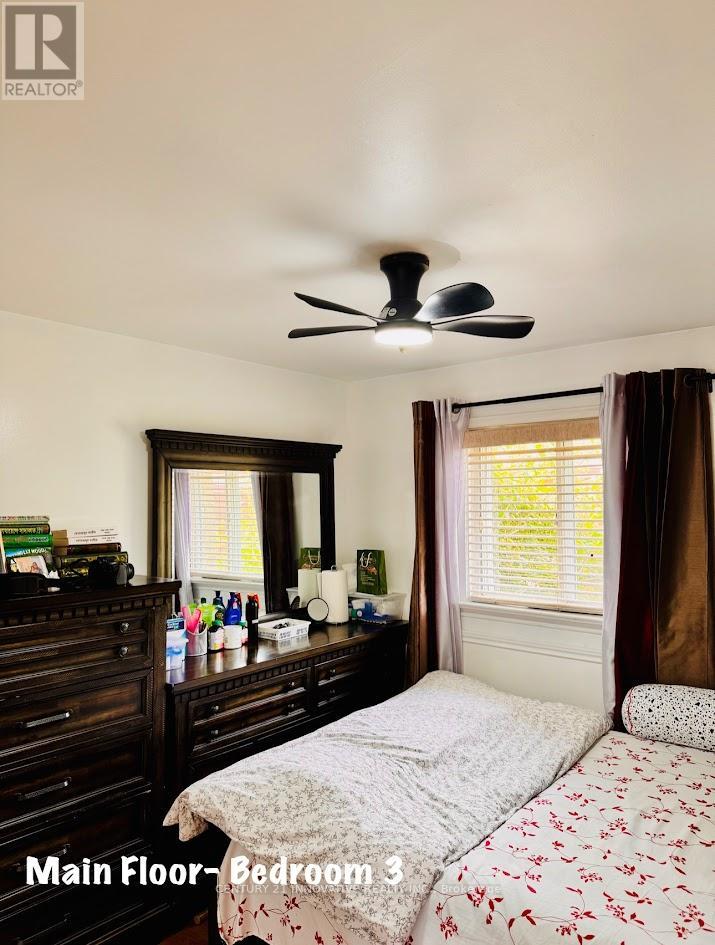 Photo 9 of 49 Slan Avenue, Toronto ON