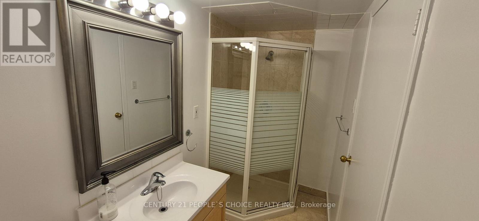 Photo 9 of 88 Vista Boulevard, Mississauga ON