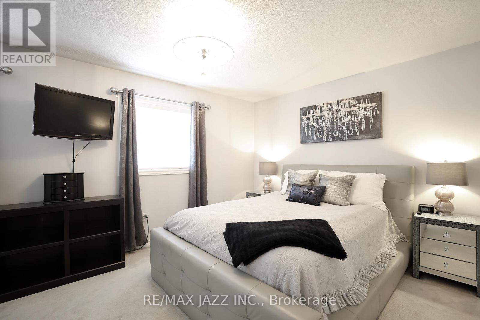 Photo 8 of 66 Kilgannon Avenue, Clarington ON