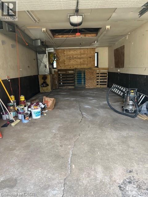 Photo 14 of 2232 Queensway Street, Burlington ON