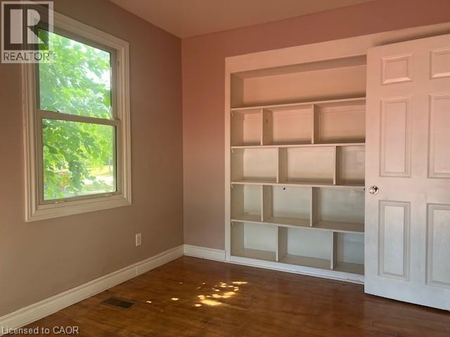 Photo 13 of 2232 Queensway Street, Burlington ON
