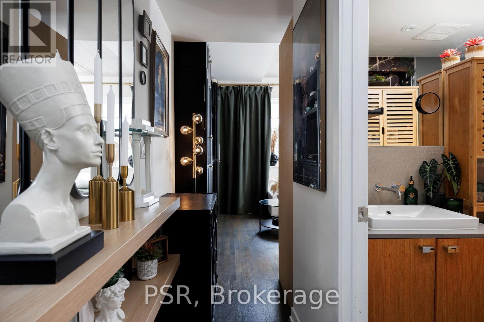 Photo 14 of 203 51 Lady Bank Road, Toronto ON