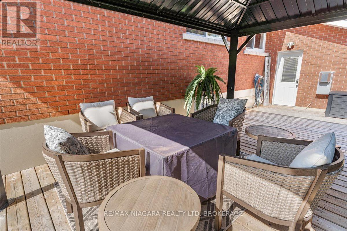 Photo 30 of 62 Oakridge Crescent E, Port Colborne ON