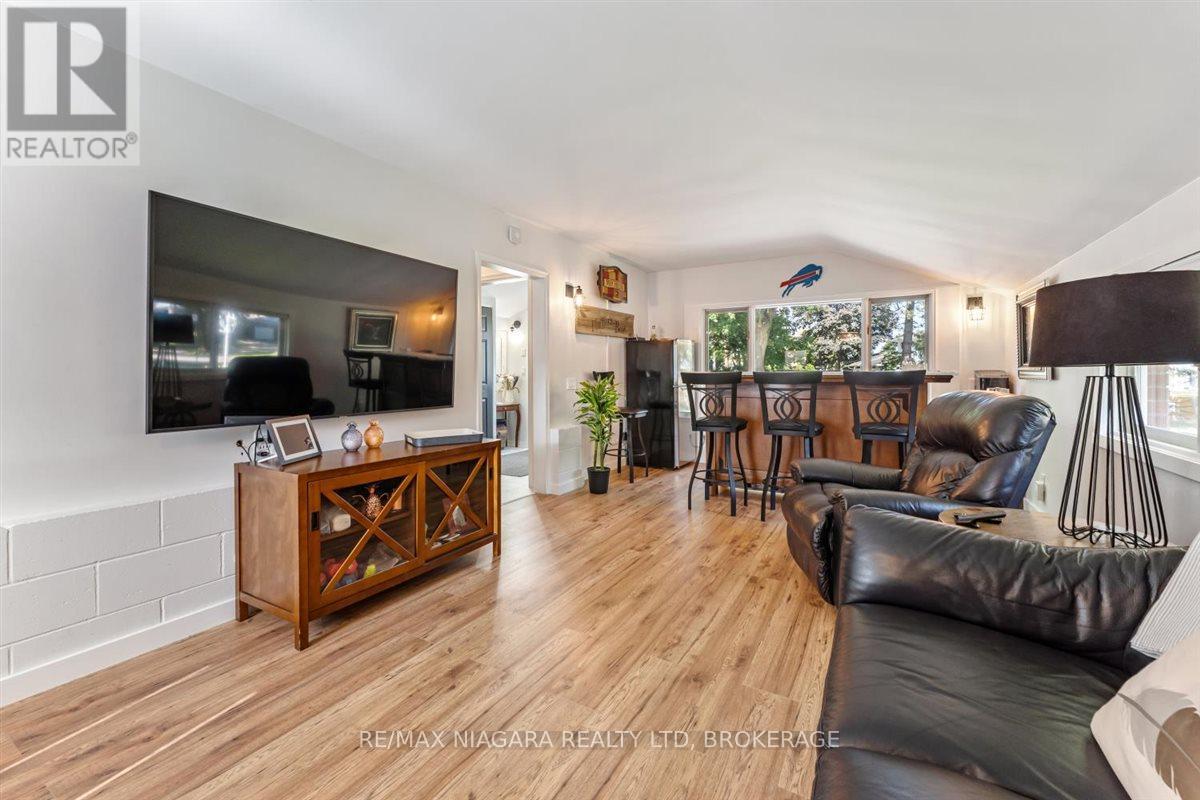Photo 25 of 62 Oakridge Crescent E, Port Colborne ON