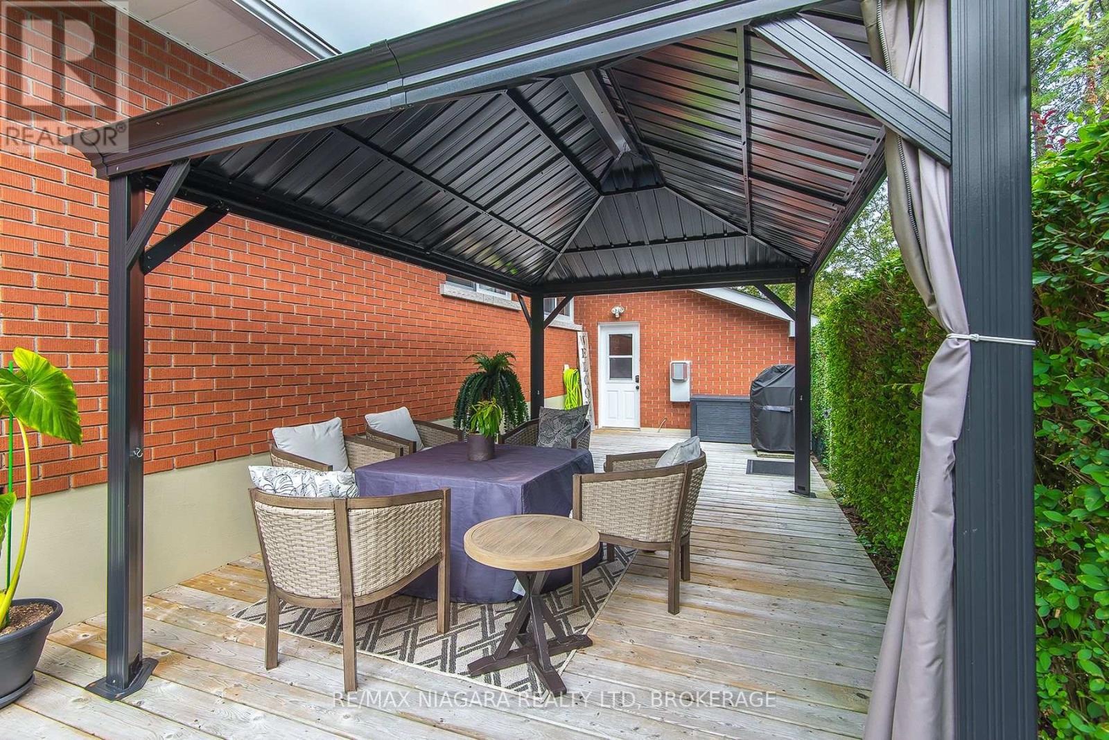 Photo 28 of 62 Oakridge Crescent E, Port Colborne ON