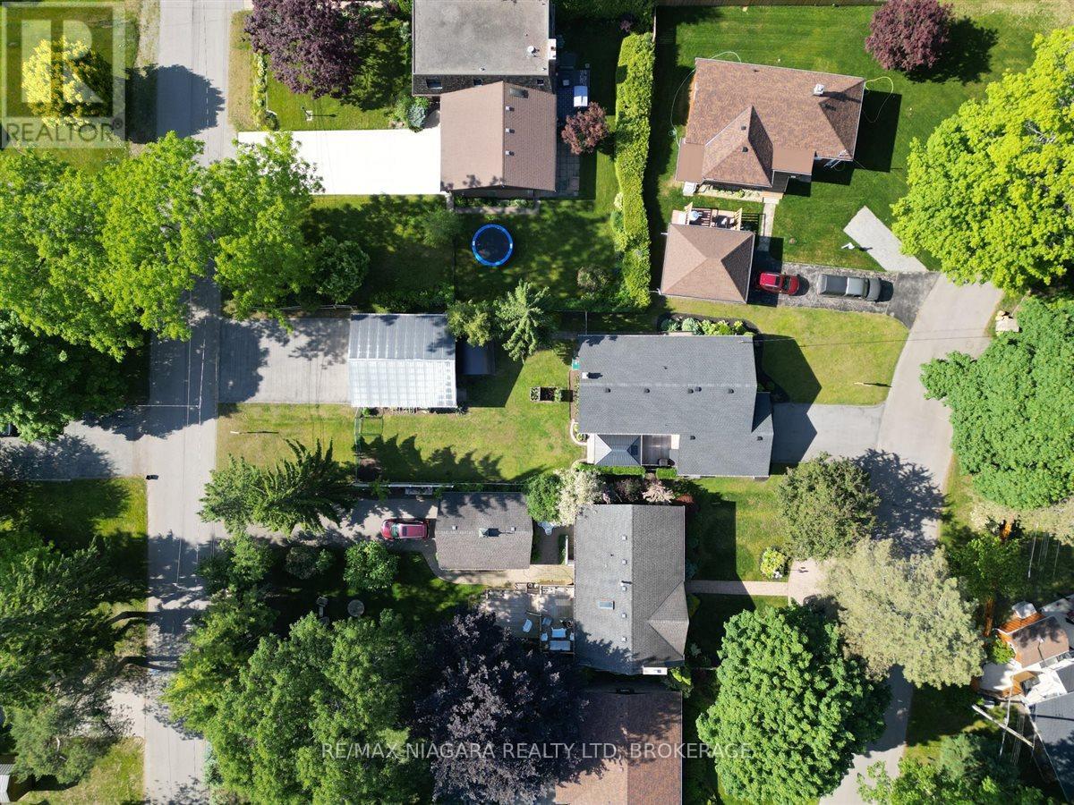 Photo 38 of 62 Oakridge Crescent E, Port Colborne ON