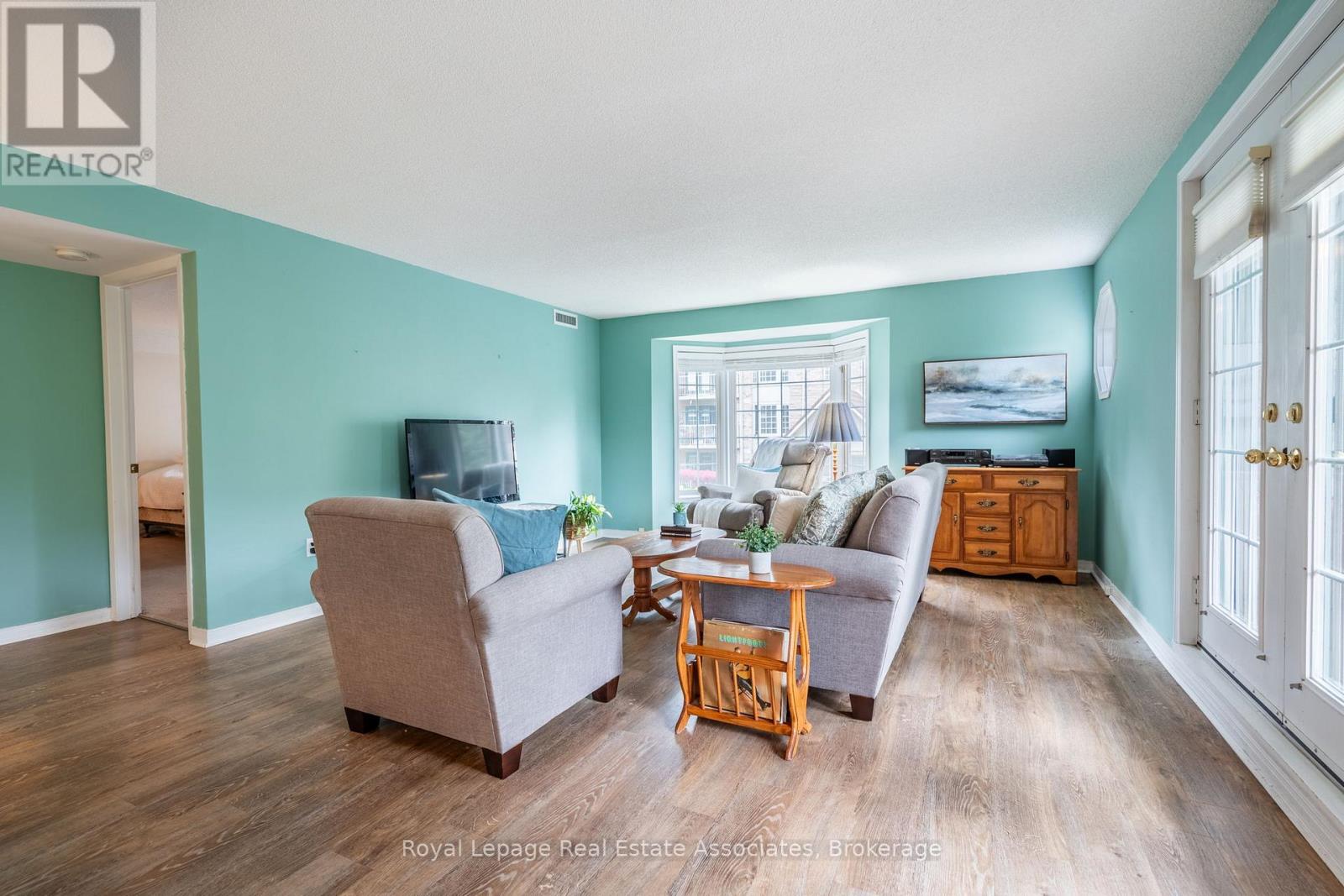 Photo 34 of B 208 216 Plains Road W, Burlington ON