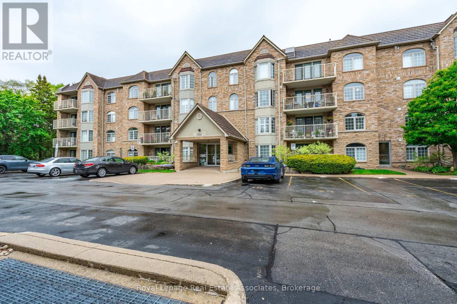 Photo 25 of B 208 216 Plains Road W, Burlington ON