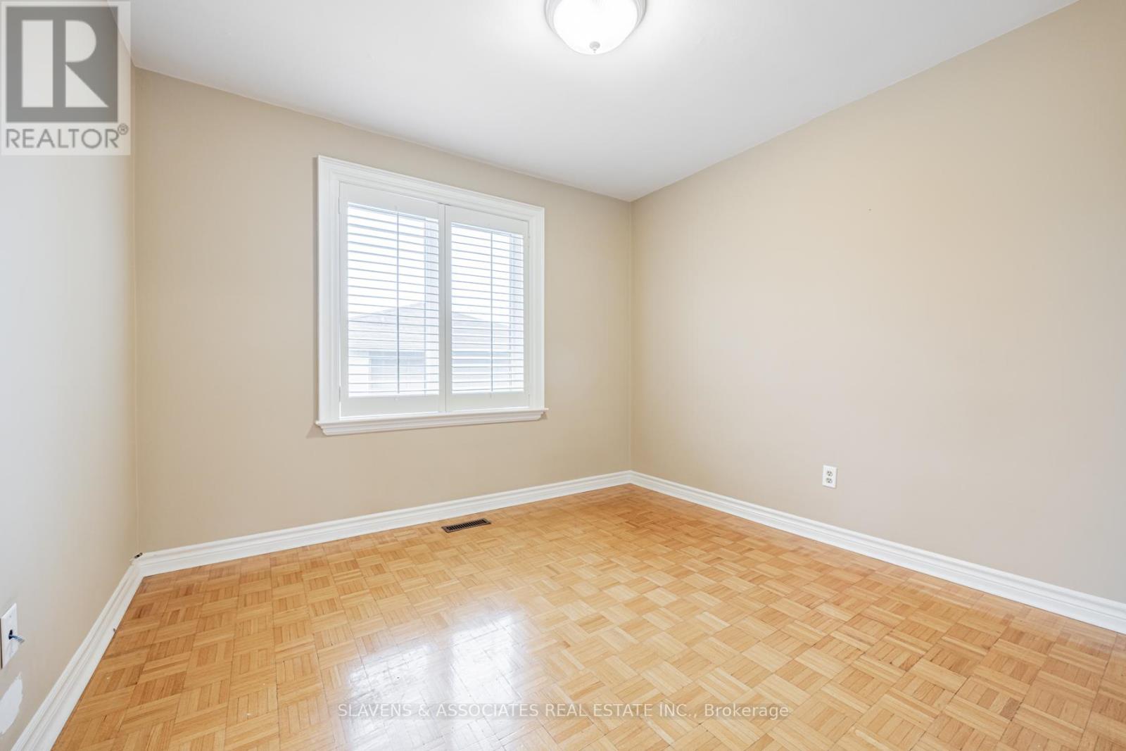 Photo 6 of Main Flr 159 Spalding Road, Toronto ON